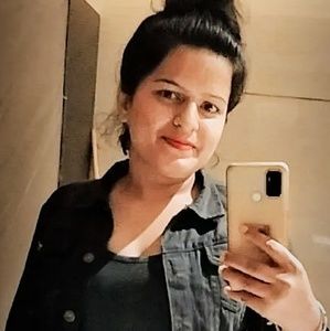 Meet your Posher, Komal